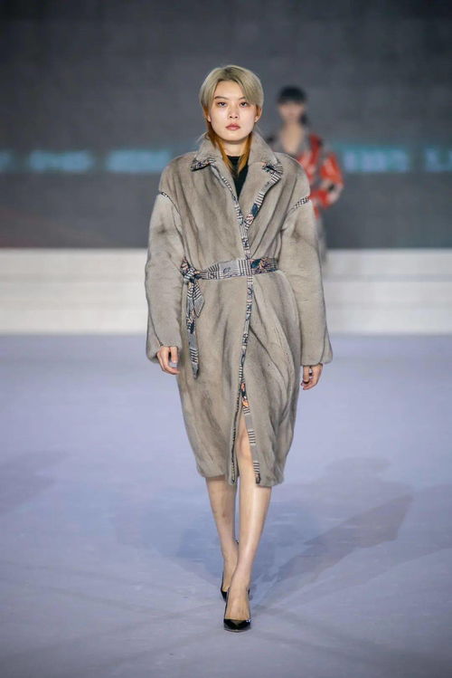 2020 裘都杯 中國(guó)裘皮服裝創(chuàng)意設(shè)計(jì)大賽總決賽及頒獎(jiǎng)盛典展示新時(shí)代下 裘祖文化